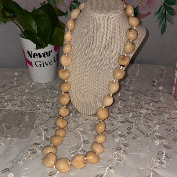 Elegant Wooden Bead Necklace - Picture 4 of 6